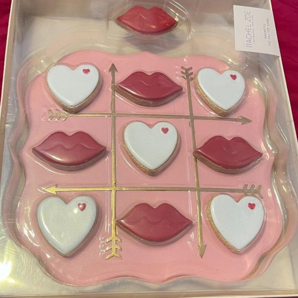 *FLAWED* ~ RACHEL ZOE MAGNETIC TIC TAC TOE GAME ~BEFORE PURCHASING SEE PICTURES